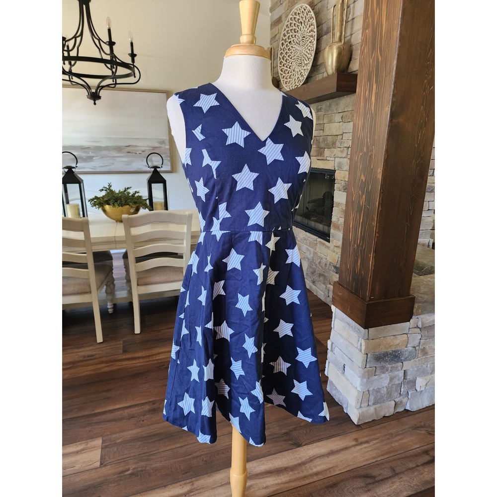 Draper James Star Print Dress V-Neck Sleeveless Fit & Flare Size 6